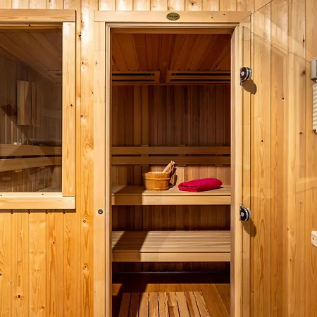 Вілла La Vista - Family Friendly Private Pool, Bbq, Sauna Бенальмадена