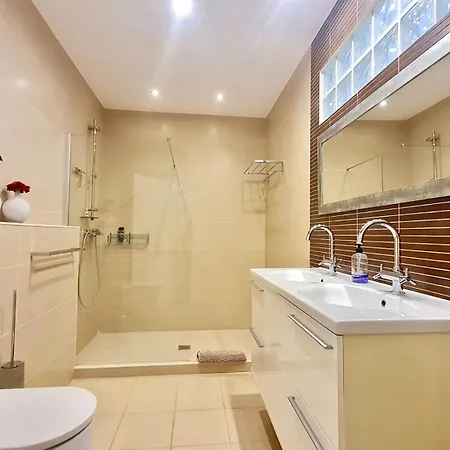 Вілла La Vista - Family Friendly Private Pool, Bbq, Sauna *