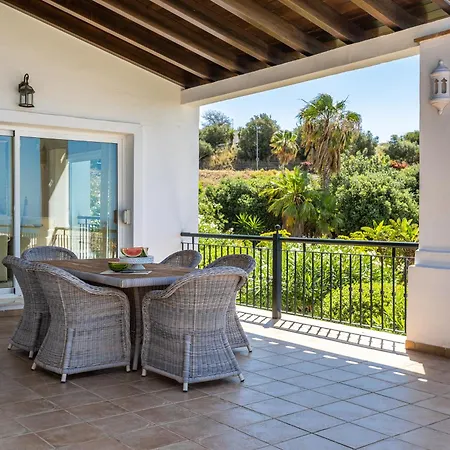 Villa La Vista - Family Friendly Private Pool, Bbq, Sauna *