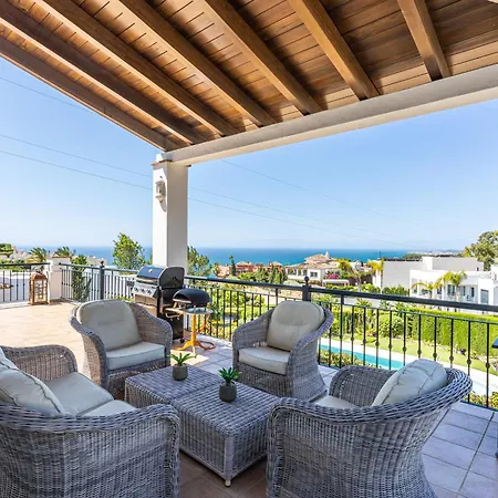 La Vista - Family Friendly Private Pool, Bbq, Sauna *