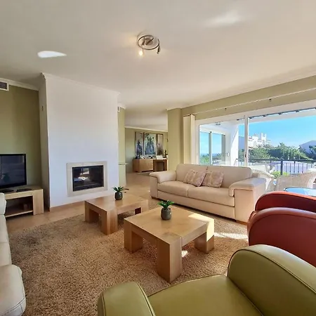 La Vista - Family Friendly Private Pool, Bbq, Sauna Villa *