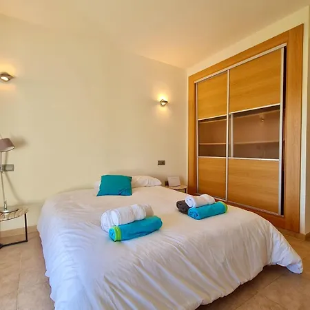 La Vista - Family Friendly Private Pool, Bbq, Sauna Villa