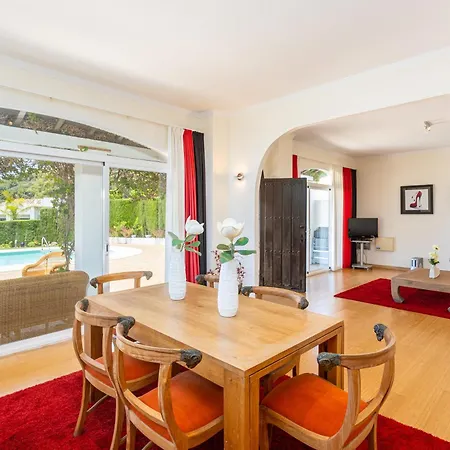 La Vista - Family Friendly Private Pool, Bbq, Sauna *