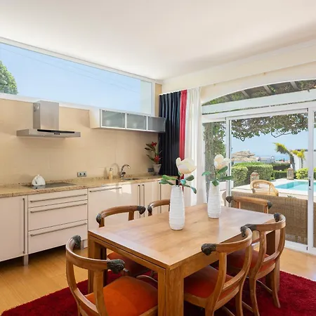 La Vista - Family Friendly Private Pool, Bbq, Sauna