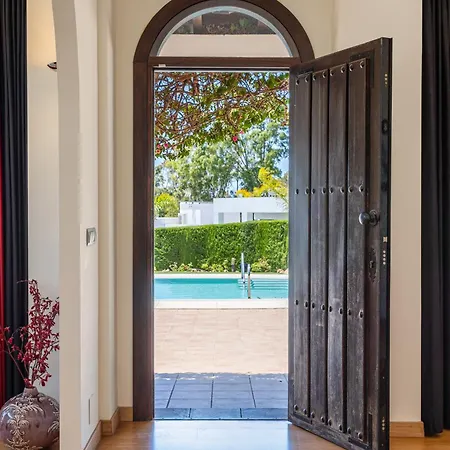 La Vista - Family Friendly Private Pool, Bbq, Sauna *