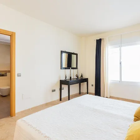 La Vista - Family Friendly Private Pool, Bbq, Sauna