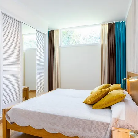 La Vista - Family Friendly Private Pool, Bbq, Sauna Villa
