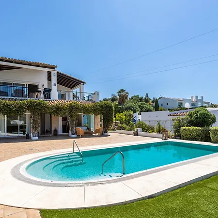 Villa La Vista - Family Friendly Private Pool, Bbq, Sauna